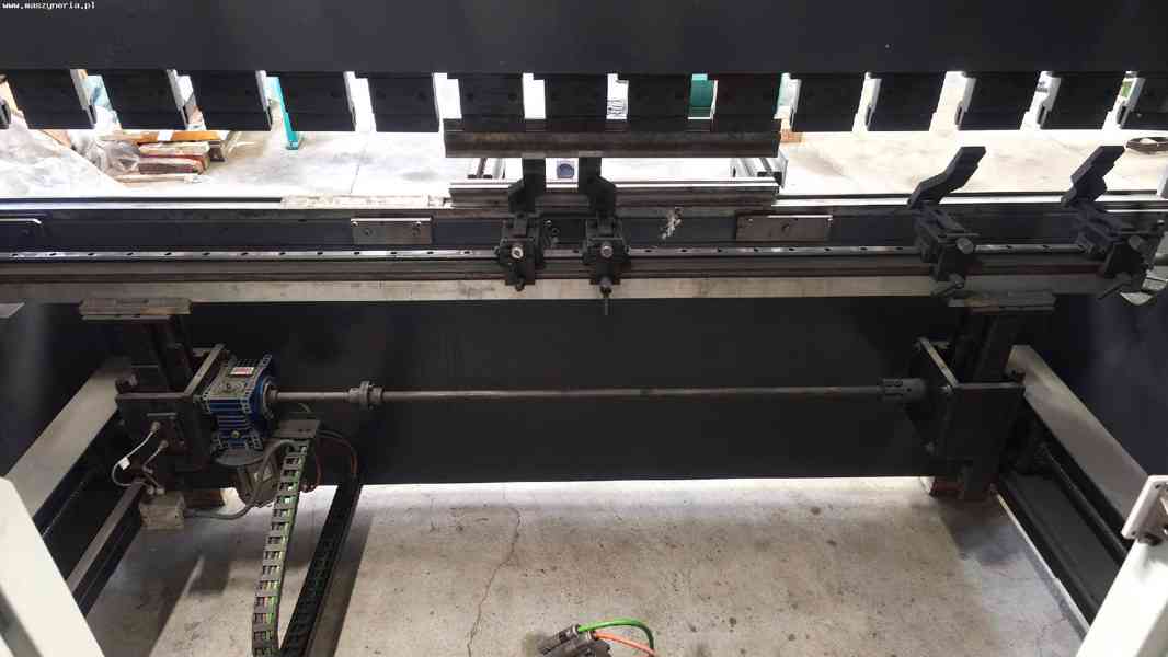 CNC hydraulický ohraňovací lis DURMA AD-S 30175 - foto 7