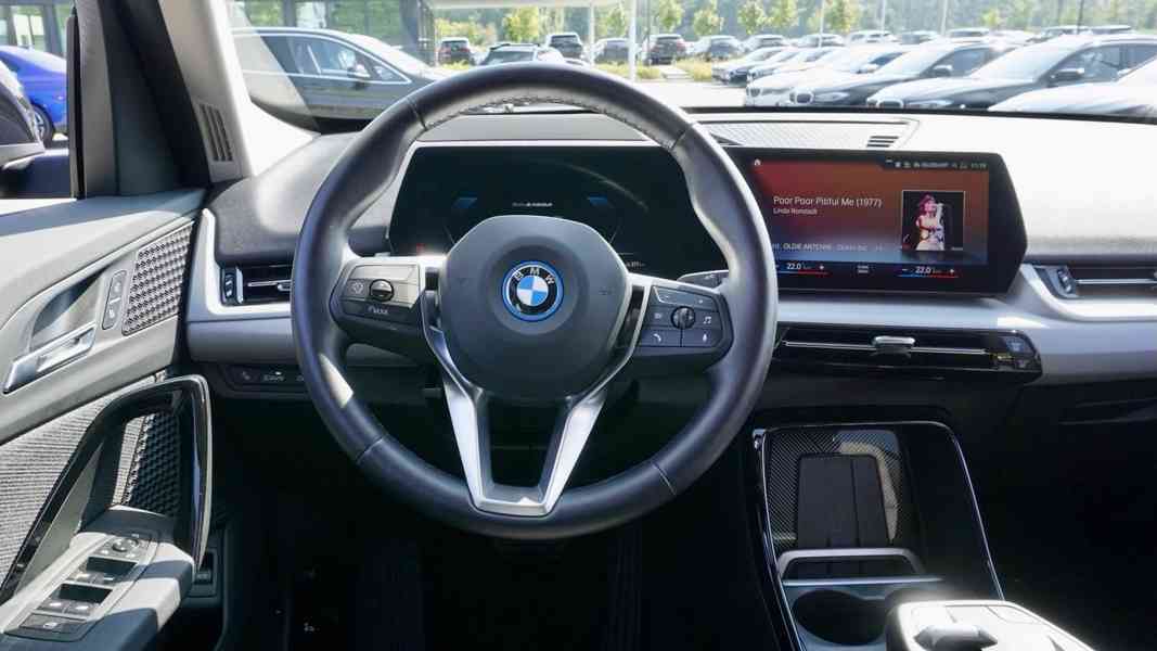 BMW iX1 xDrive 30, HeadUp, 360°, Ad. LED, KeyLess, TOP - foto 12