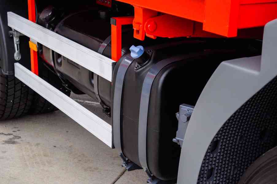 MERCEDES AXOR 1824 TŘÍSTRANNÝ SKLÁPĚČ // VYKLÁPĚČ - EURO4 - foto 14