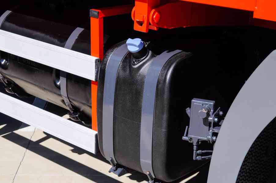 MERCEDES AXOR 1824 TŘÍSTRANNÝ SKLÁPĚČ // VYKLÁPĚČ - EURO4 - foto 13