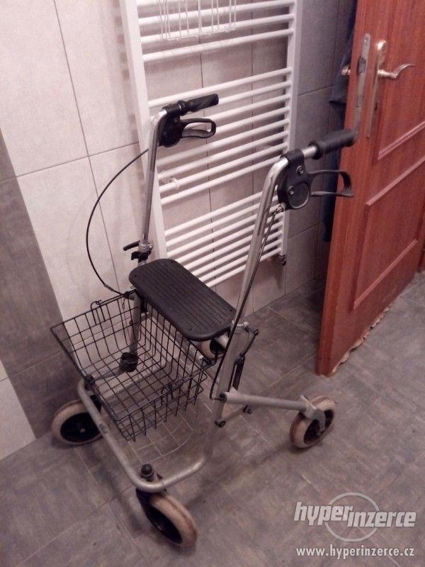 Invalidní chodítko. - foto 3