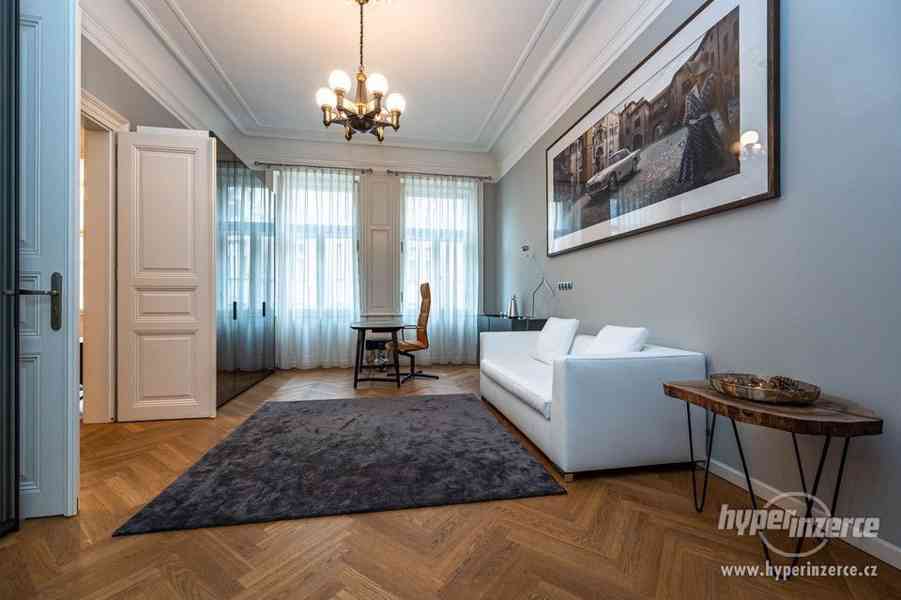 Pronájem luxusního bytu 4+1, 135 m2 u Staroměstského náměstí - foto 12
