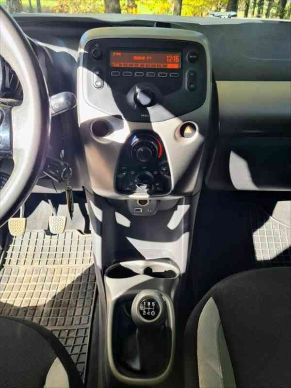 Toyota Aygo 1,0   VVTi - Velmi úsporné - foto 18