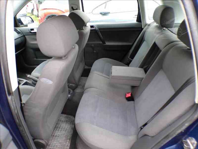 Volkswagen Polo 1,2 12V - foto 9