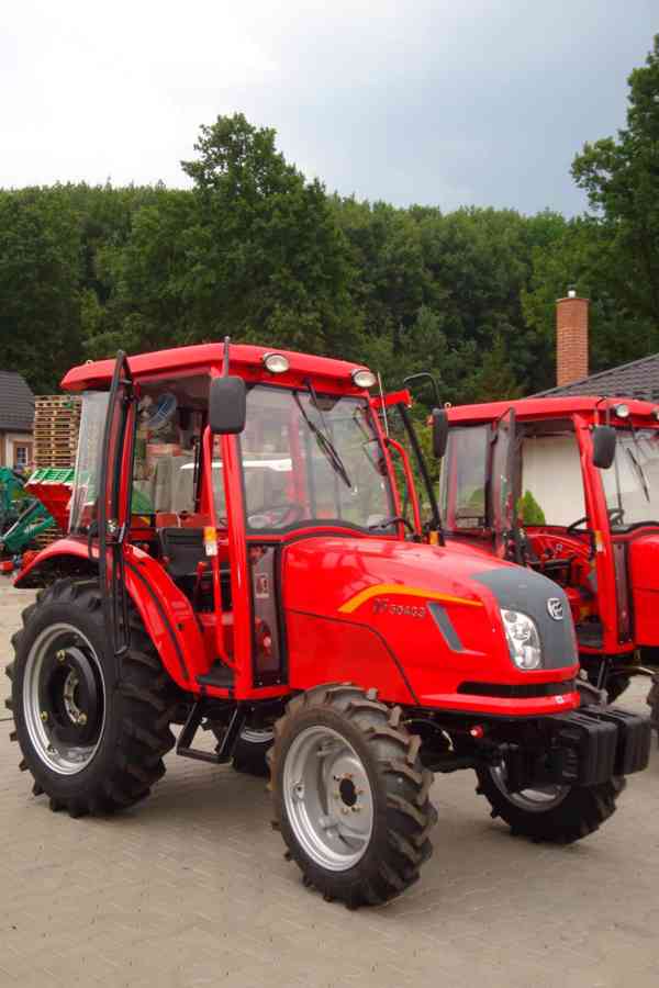 Traktor DongFeng 504 G3 s čelním nakladačem - foto 1