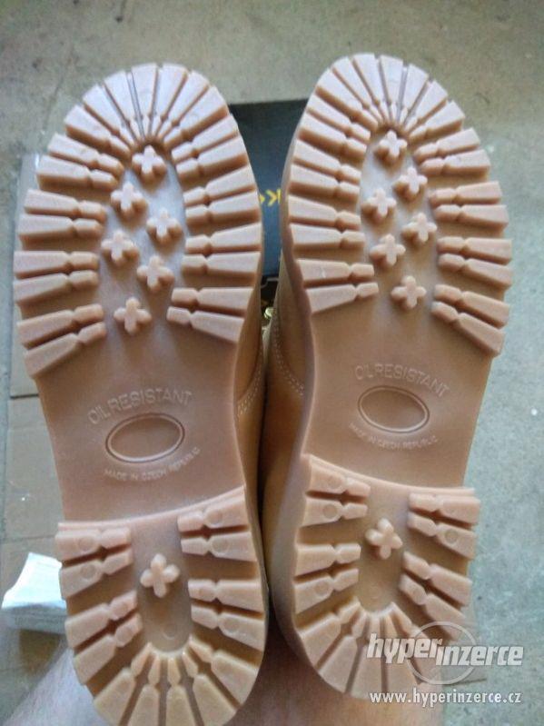 Nové pánské kožené pracovní boty farmářky - č. 43 - foto 14