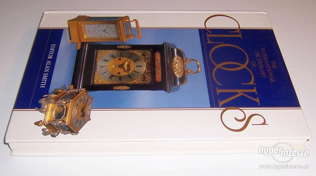 Kniha The International Dictionary of Clocks - staré hodiny - foto 3