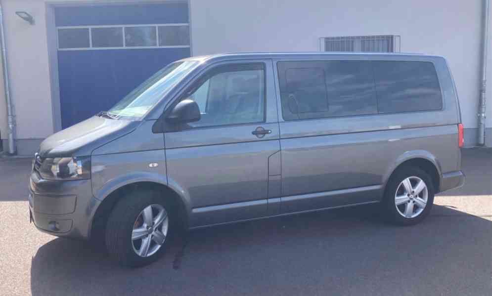 Volkswagen T5 Multivan T5.2 2,0TDI 103kw - bazar - Hyperinzerce.cz