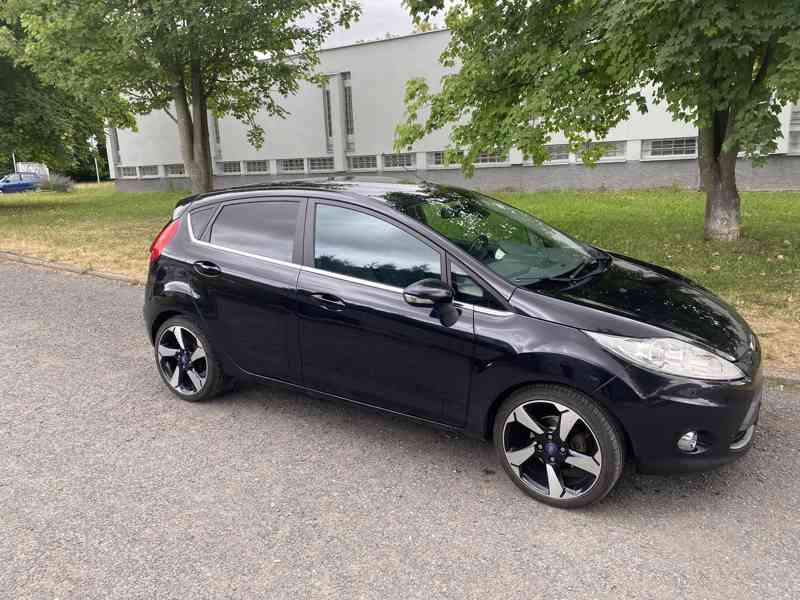 Ford Fiesta 1,6 TDCi - foto 1