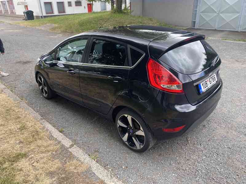 Ford Fiesta 1,6 TDCi - foto 7