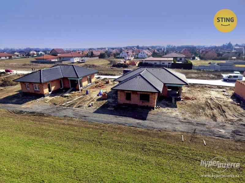 Novostavba o dispozici 5+kk typu bungalov, Starý Mateřov, parcela: 902/12 - foto 10