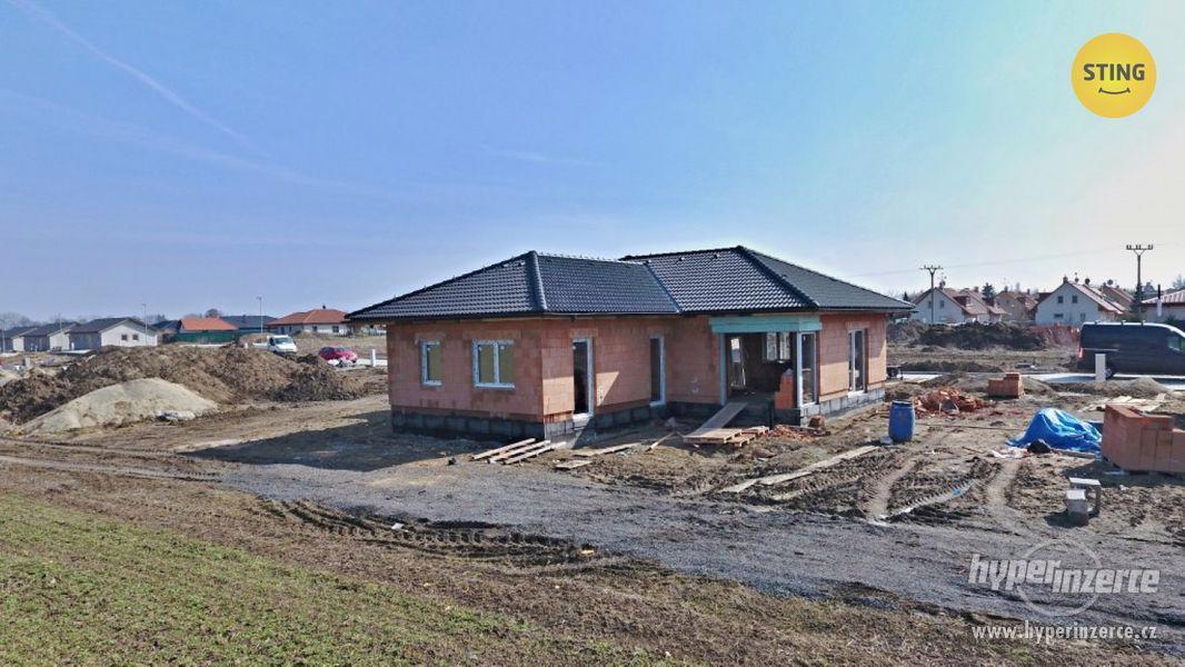 Novostavba o dispozici 5+kk typu bungalov, Starý Mateřov, parcela: 902/12 - foto 11