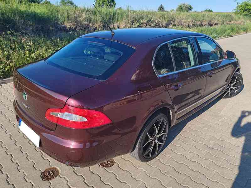 Škoda Superb 1.9 TDI Comfort - foto 2