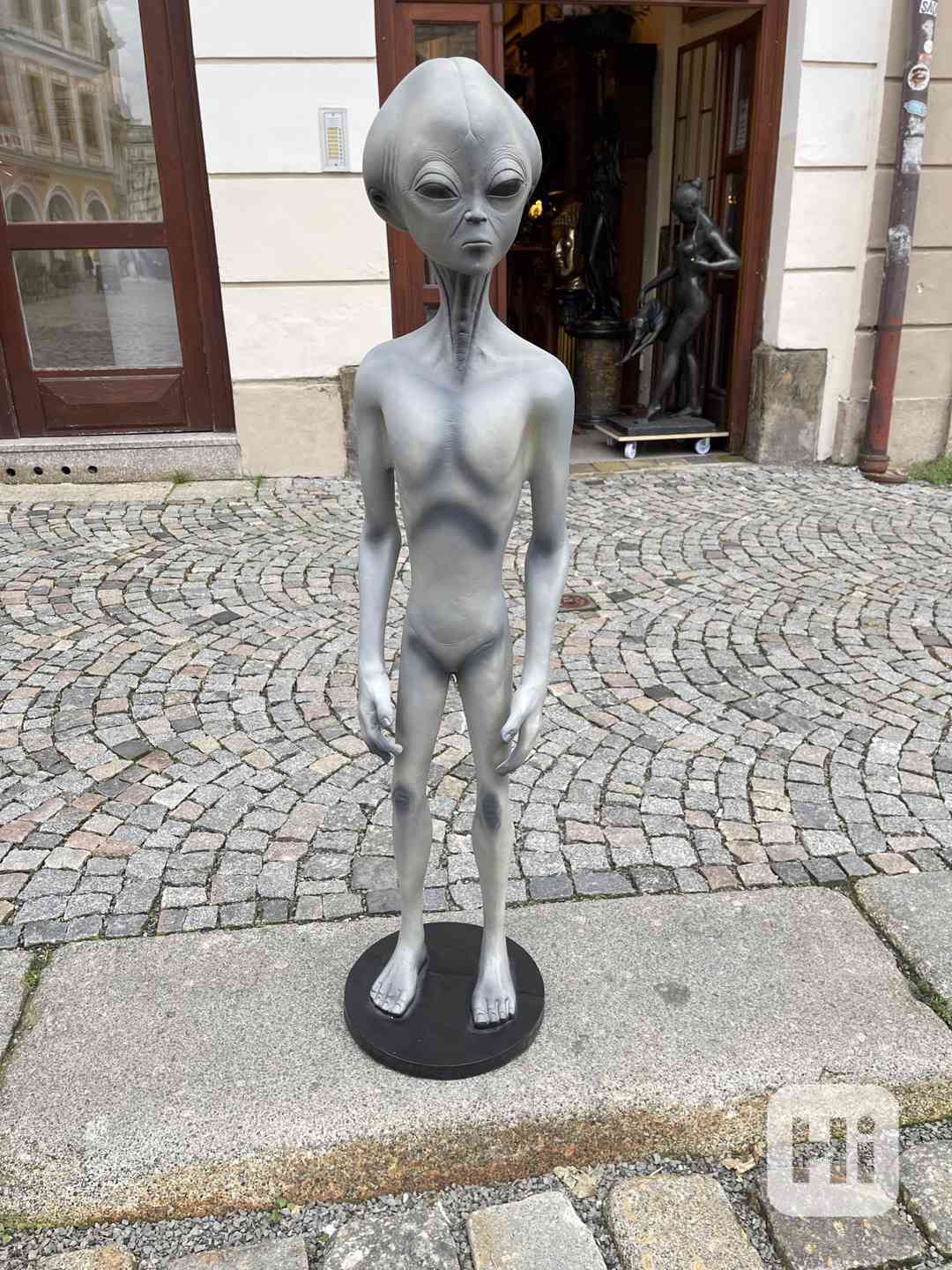 Alien Stuun 124 Cm Socha Mimozem an Bazar Hyperinzerce cz alien-stuun-124-cm-socha-mimozem-an-bazar-hyperinzerce-cz