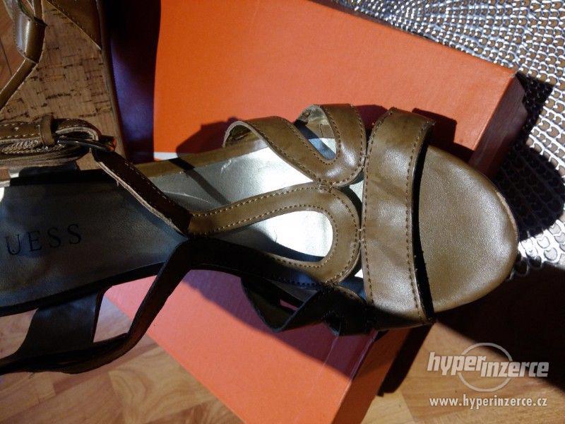 Guess sandaly hnede zlate - foto 1