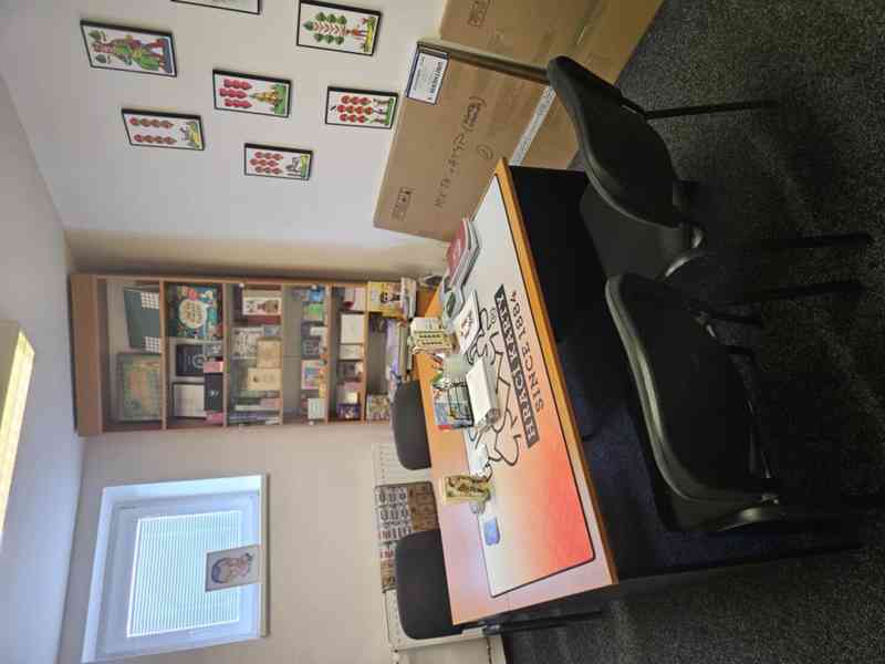 Prodáme regály, šatní skříně, nábytek do kanceláře apod. - foto 11