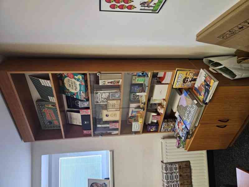 Prodáme regály, šatní skříně, nábytek do kanceláře apod. - foto 15