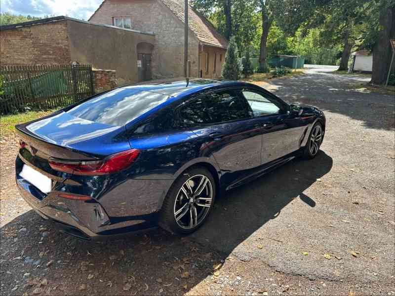 BMW Řada 8 840i - foto 8