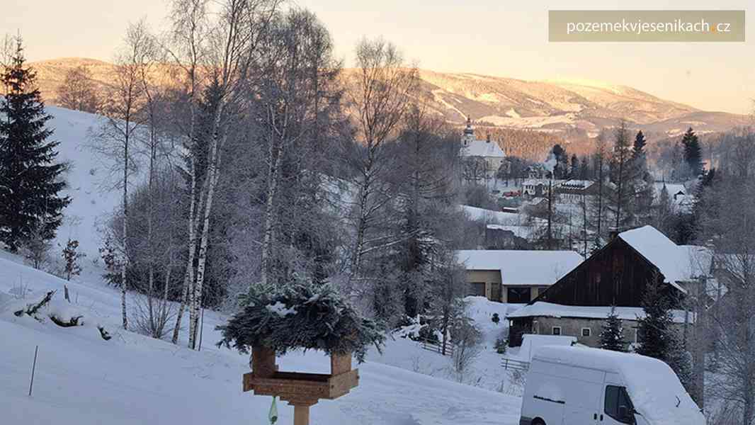 Stavební pozemek, dvě dřevostavby a stavební povolení. - foto 16