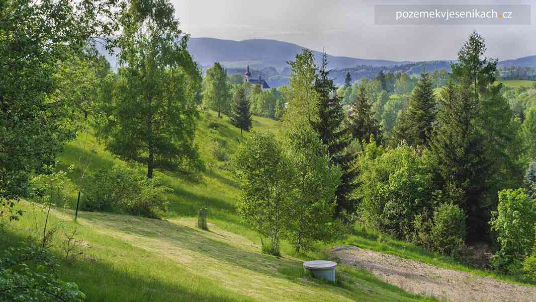 Stavební pozemek, dvě dřevostavby a stavební povolení. - foto 15