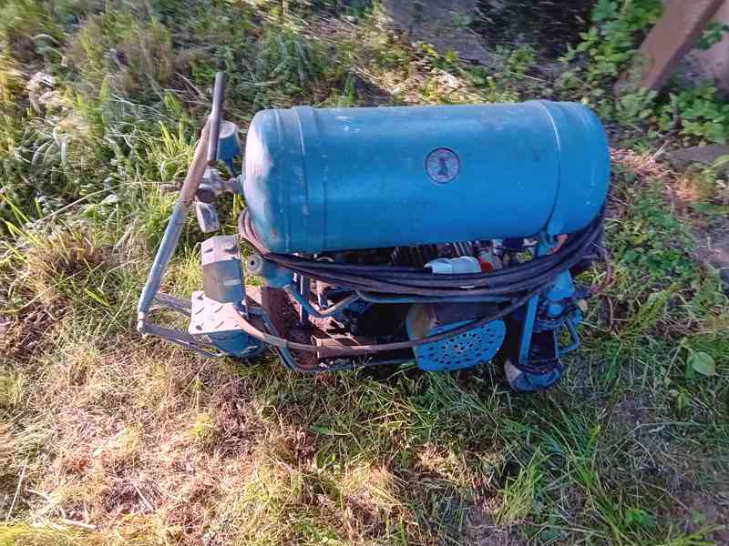 Prodám 3f dvouválcový kompresor - foto 1