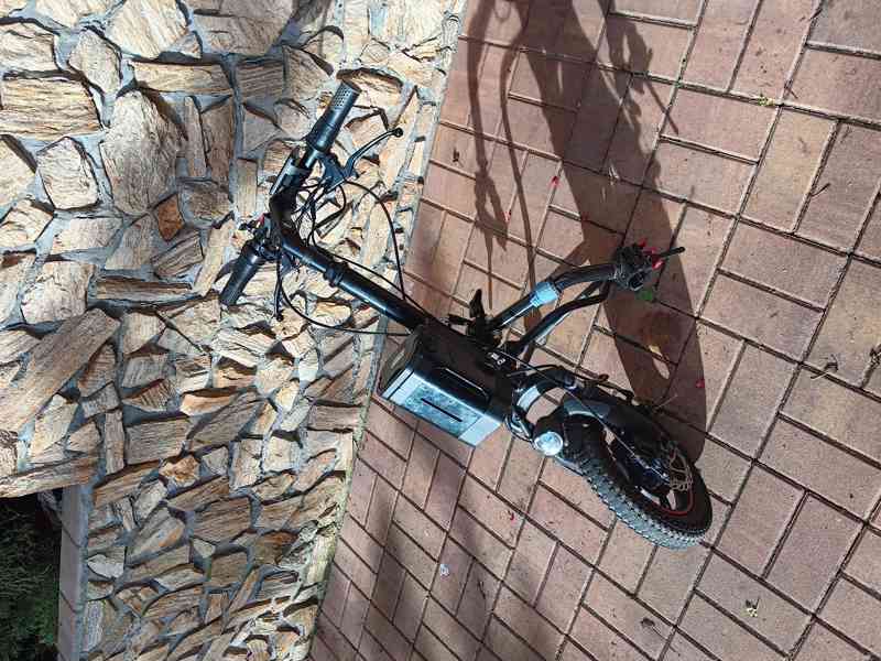 Přídavný elektrický pohon k invalidnímu vozíku. - foto 4