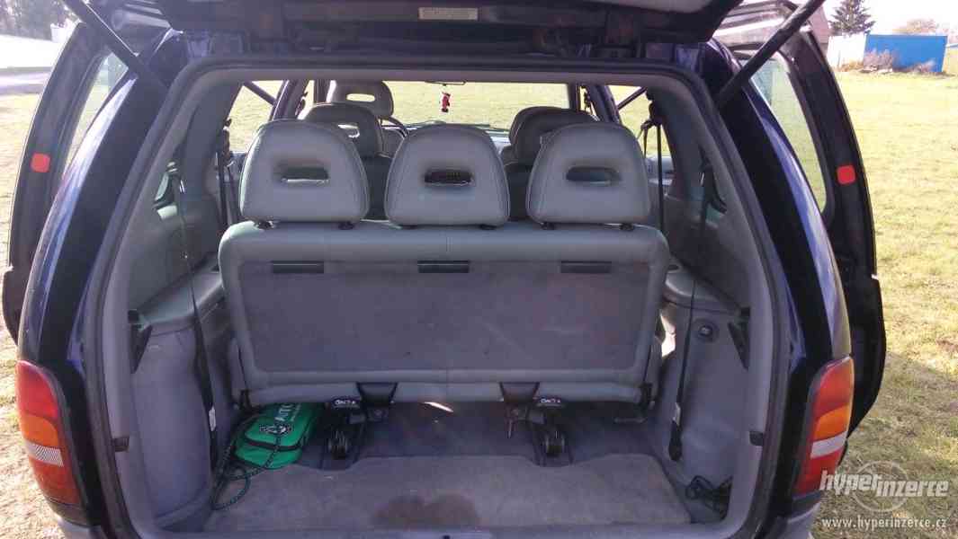 Chrysler Voyager - foto 9