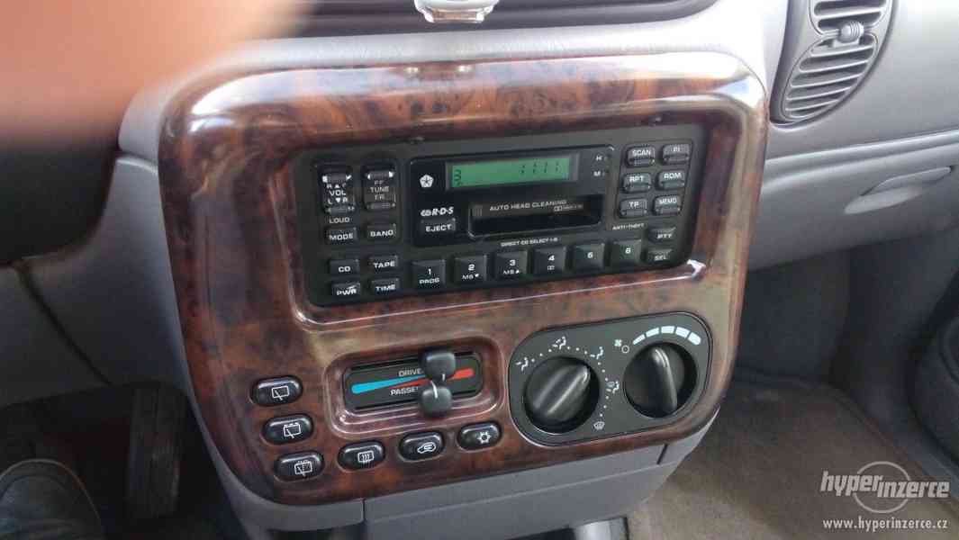 Chrysler Voyager - foto 16