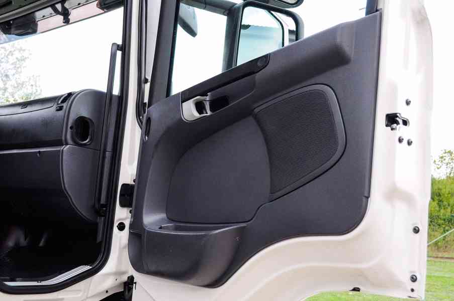 SCANIA P440 4X4 TŘÍSTRANNÝ SKLÁPĚČ / VYKLÁPĚČ 53.000KM EU5 - foto 57