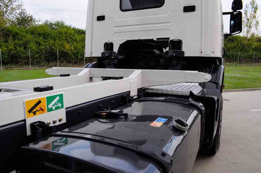 SCANIA P440 4X4 TŘÍSTRANNÝ SKLÁPĚČ / VYKLÁPĚČ 53.000KM EU5 - foto 88