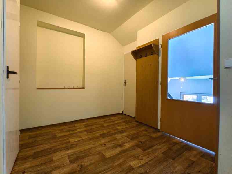 Ubytování pro 6-8 osob, 3+1, 70m2, Jablonec (ul. Zlatá) - foto 11