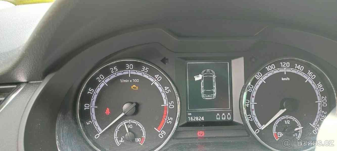 Škoda Octavia 1,6   3 - foto 3