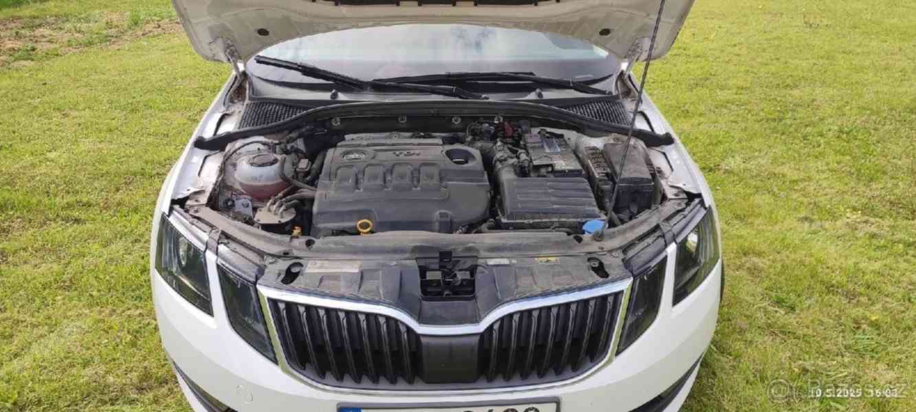 Škoda Octavia 1,6   3 - foto 13