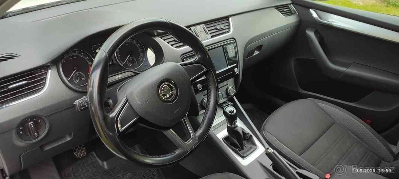 Škoda Octavia 1,6   3 - foto 2