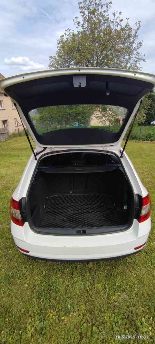 Škoda Octavia 1,6   3 - foto 14