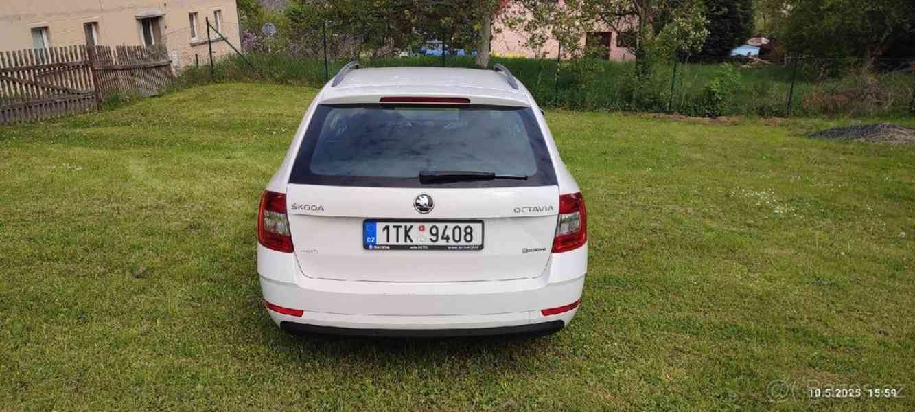 Škoda Octavia 1,6   3 - foto 8