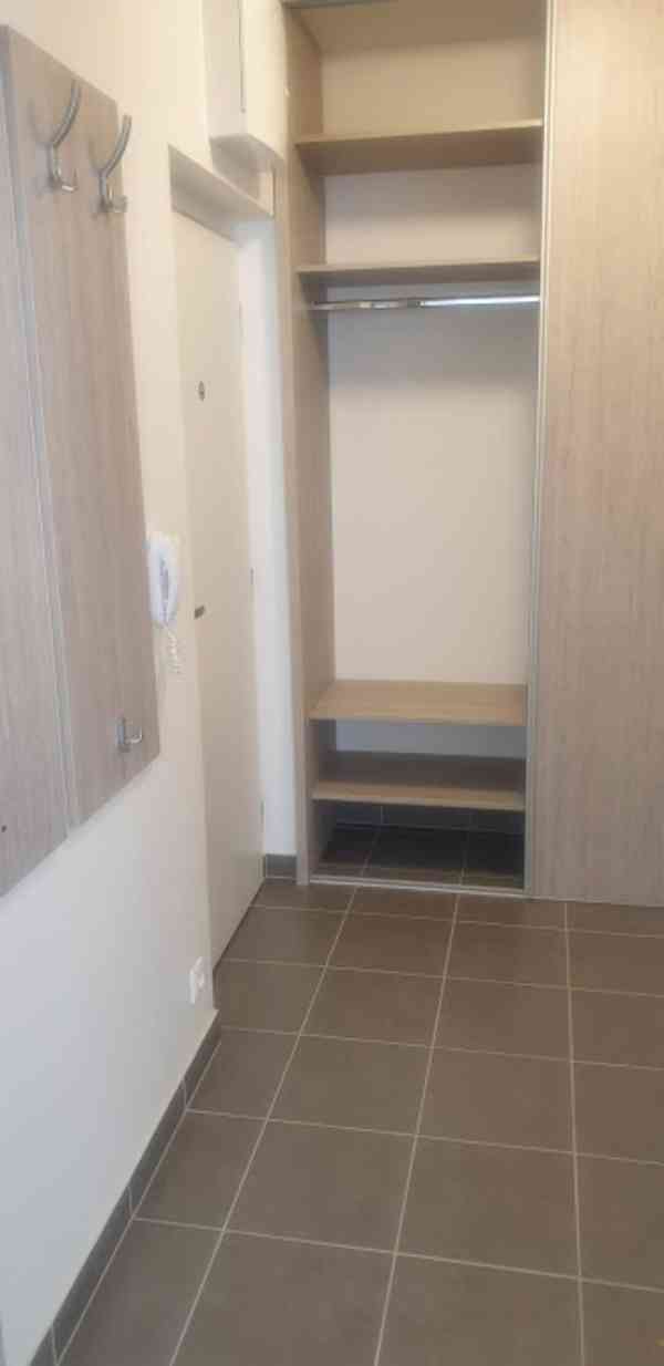 Pronájem novostavby bytu 1+kk v Olomouci bez poplatku RK - foto 3