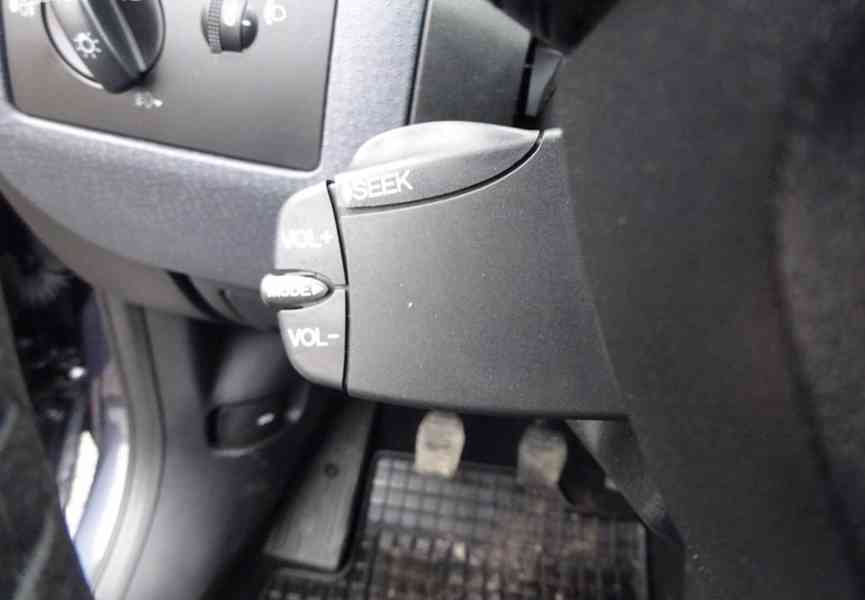 Ford Fusion 1.4i r.v.2009 (59KW) 1.Majitel Koupeno v ČR - foto 11