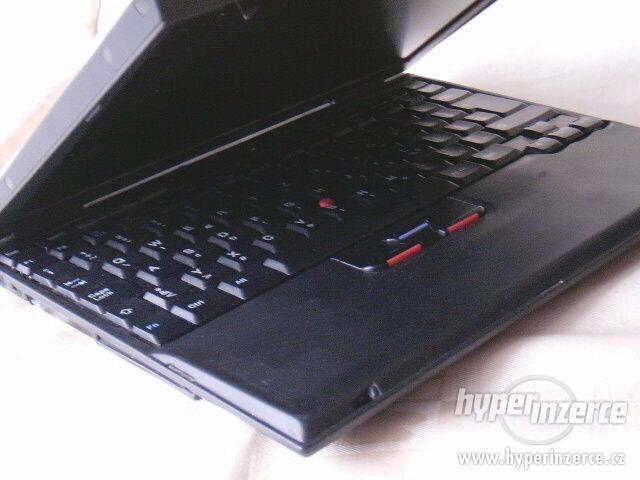 Filmový mini IBM ThinkPad X20 - foto 4