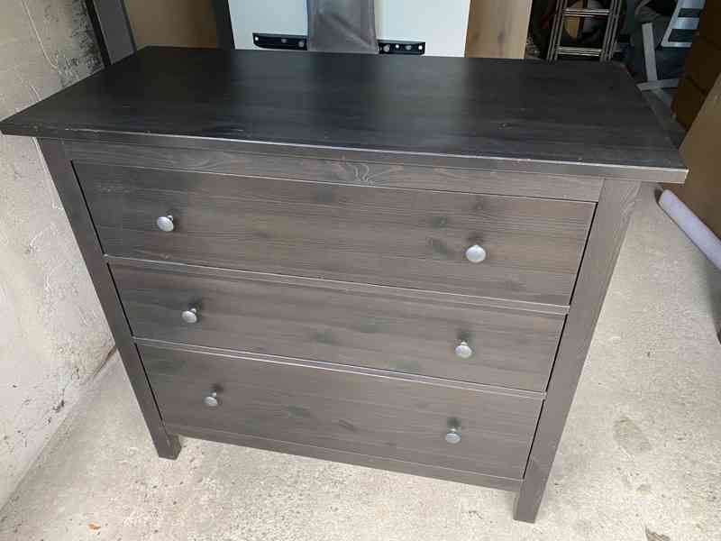 Komoda IKEA Hemnes se 3 zasuvkami černohnědá bazar Hyperinzerce.cz