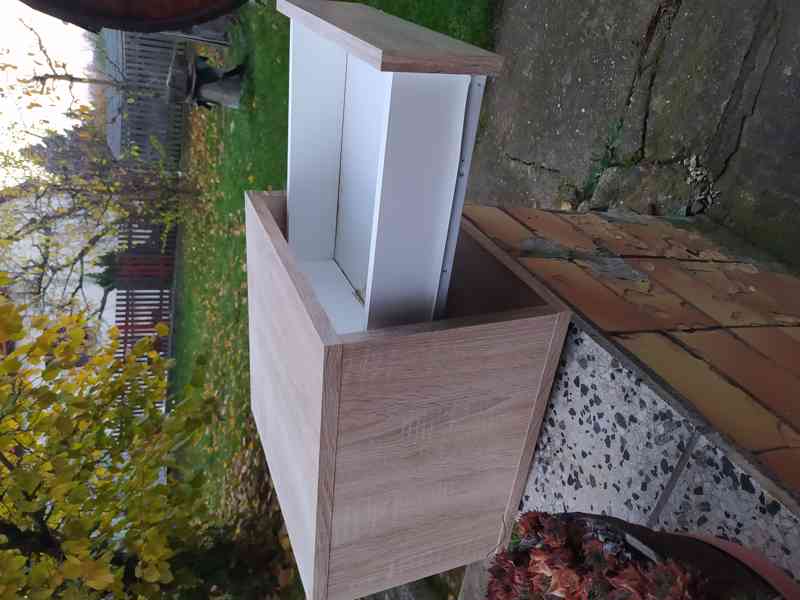 Pěkné dva noční stolky ,levně - foto 2