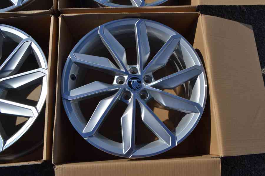 Š.Scala/Kamiq.S.Arona, VW Taigo - 18 NOVÉ orig.Alu disky - - foto 6