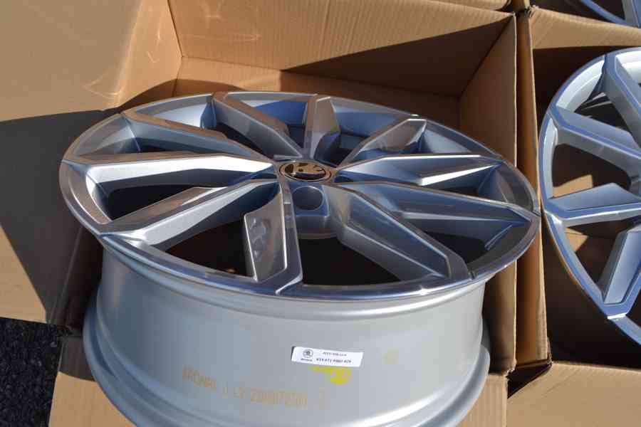 Š.Scala/Kamiq.S.Arona, VW Taigo - 18 NOVÉ orig.Alu disky - - foto 22