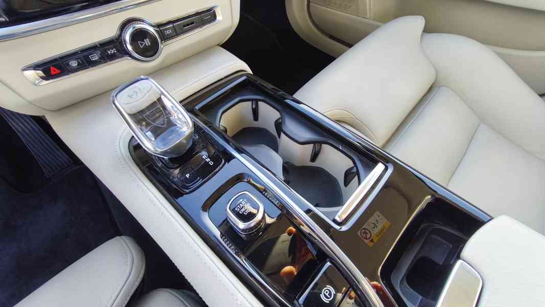 Volvo S90 T8 PHE Recharge Geartronic Inscription, ČR, DPH - foto 13