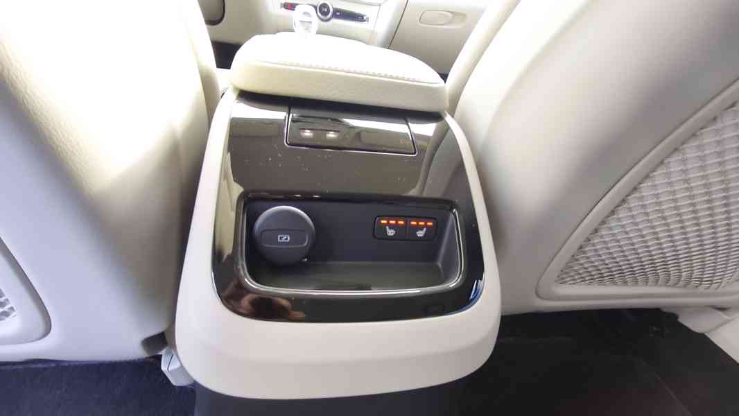 Volvo S90 T8 PHE Recharge Geartronic Inscription, ČR, DPH - foto 18