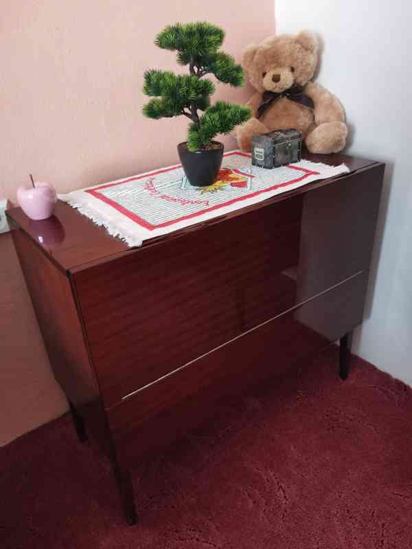 Starší obývací stěna + peřiňák - foto 7