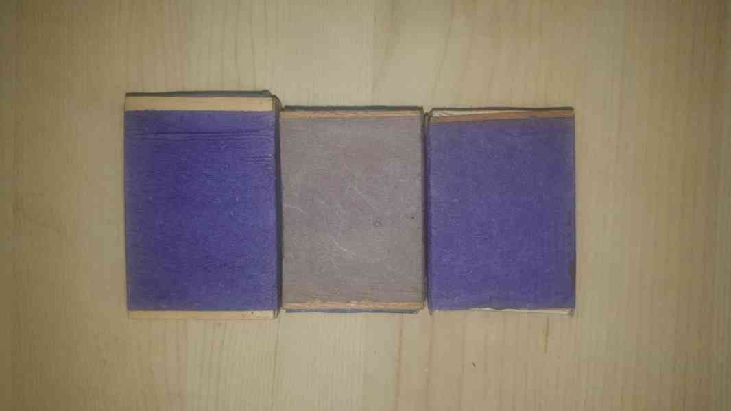 Stará dýhovaná krabička se zápalkami. - foto 2