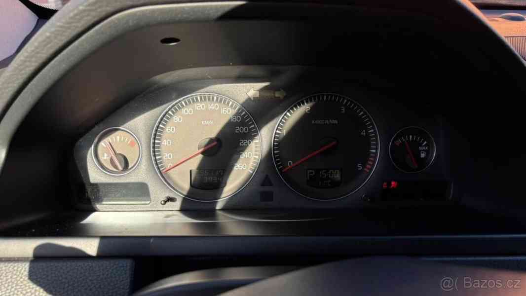 Volvo XC90 2,4   D5 136 KW automat - foto 10