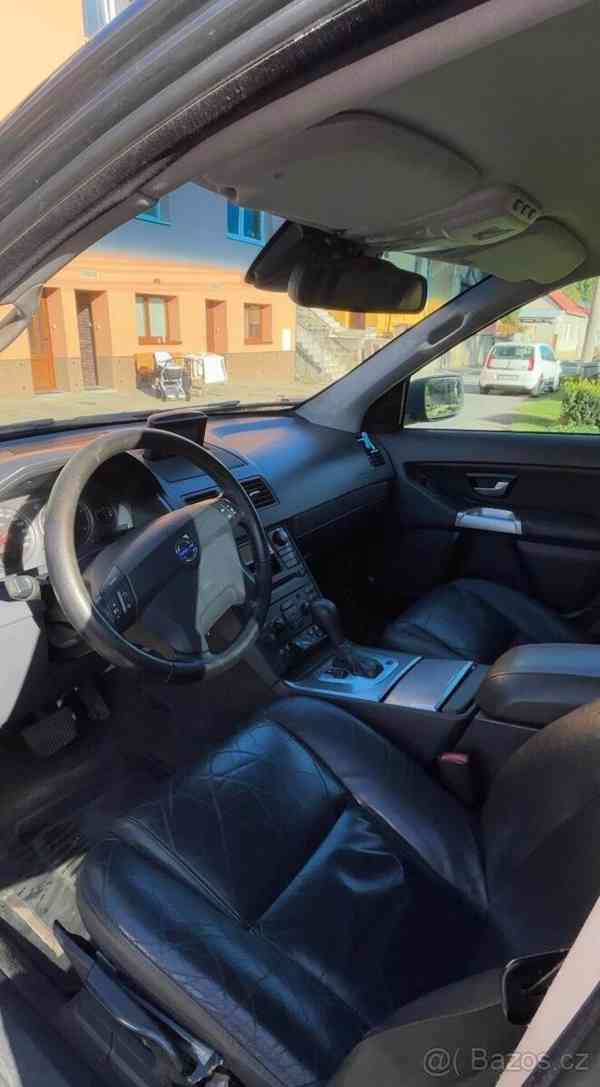 Volvo XC90 2,4   D5 136 KW automat - foto 2