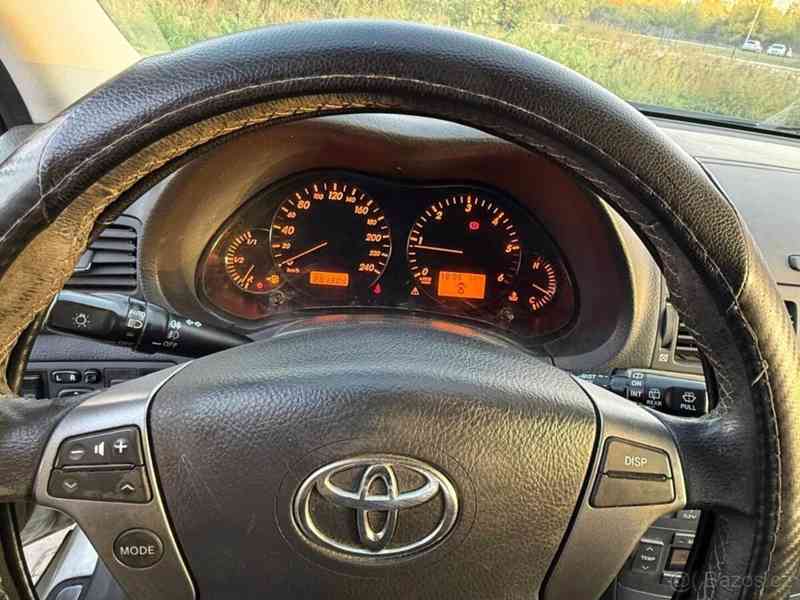 Toyota Avensis - foto 10